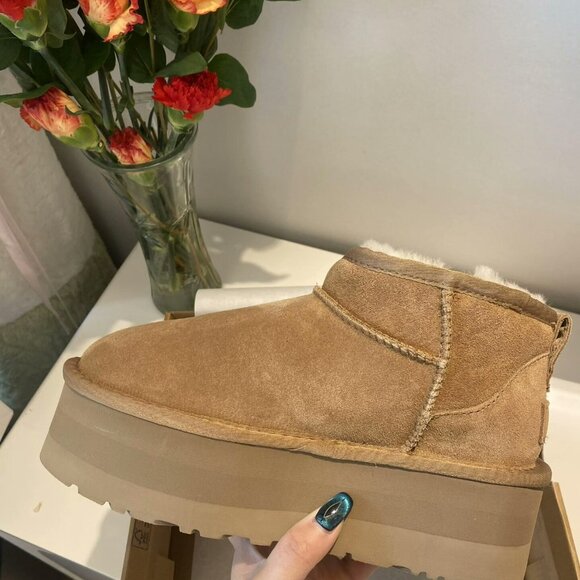UGG Australia Classic Ultra Mini - Picture 3 of 8